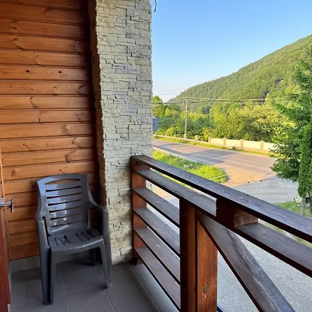 довбуш Hotel *