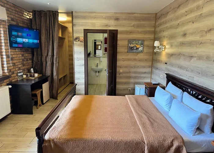 Hotel довбуш *